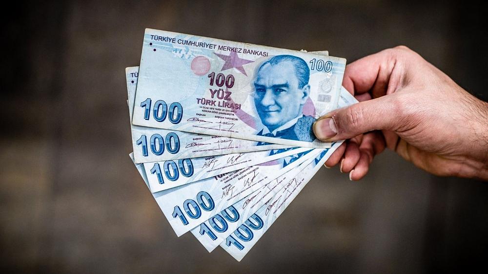 Why is Turkey's currency crashing and what impact is it having?