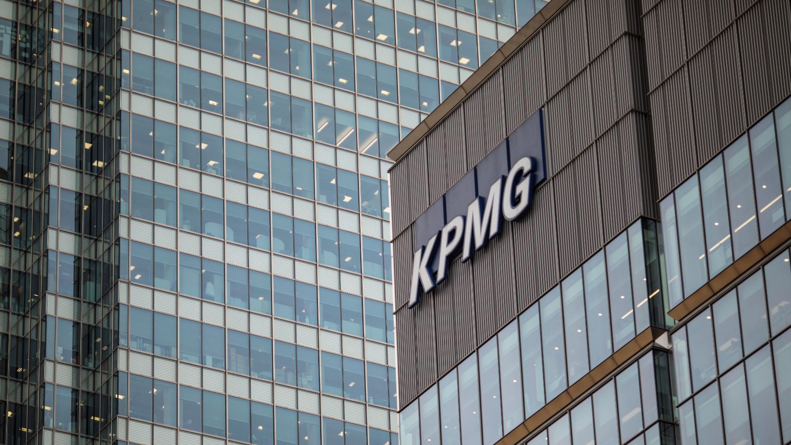 KPMG chief takes swipe at rival EY’s $80bn break-up plan