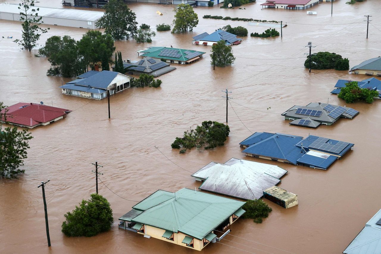 Australia floods worsen as thousands more Sydney residents evacuate