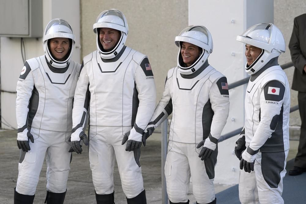 SpaceX delivers Russian, Native American women to station