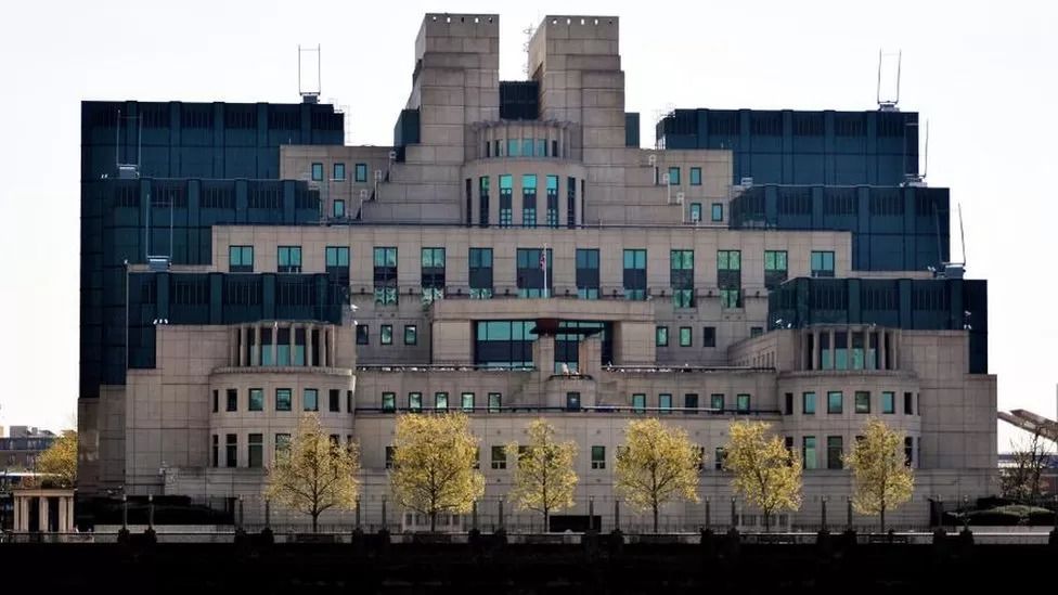 MI5, MI6 and GCHQ change nationality rules for new recruits