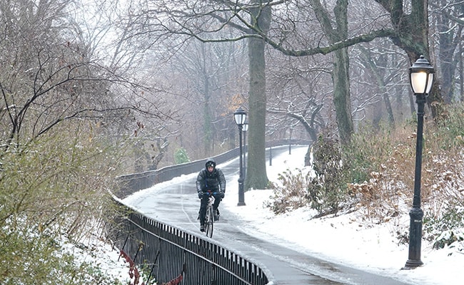 New York City Sees Biggest Snowfall Of Unusually Mild Winter